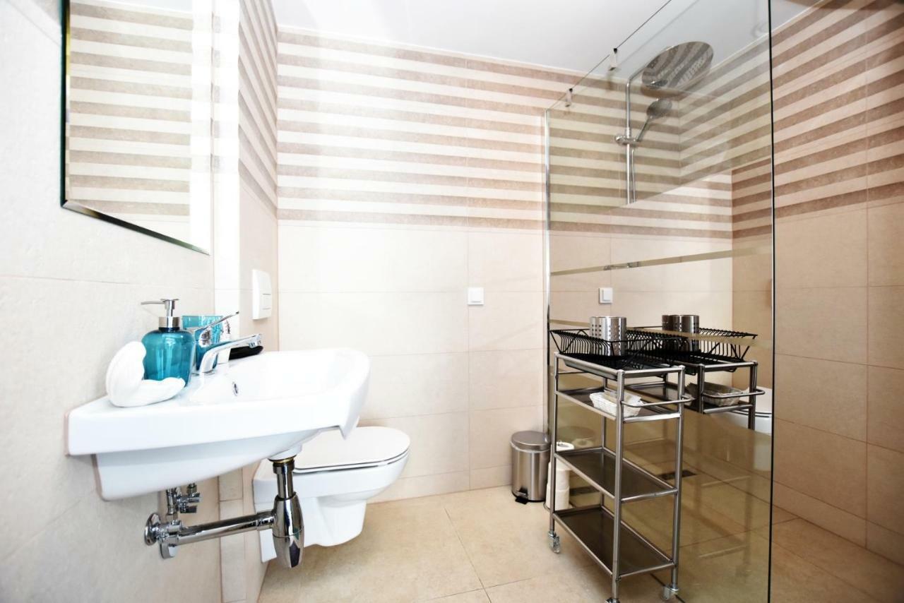 Dukes Apartments - Wita Stwosza วรอตซวาฟ ภายนอก รูปภาพ